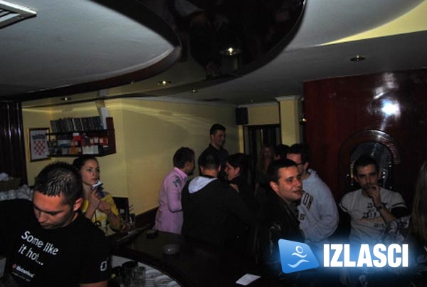 Đir po Rijeci dan nakon velikih događanja u gradu (Charlie bar, Teuta, Phanas pub)