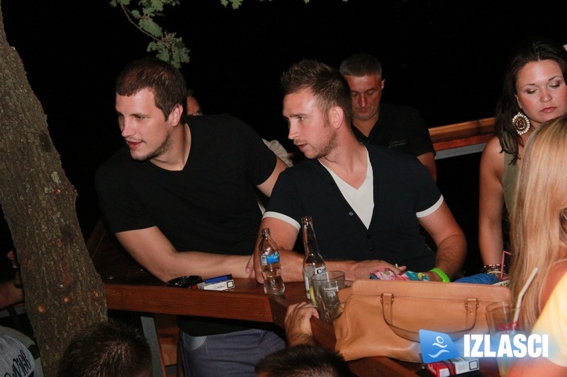 Modna revija u Phanas beach baru