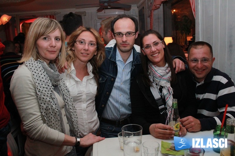 Cool provod u retro ambijent - Cukar i kafe