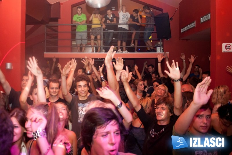 Jole u Makina Exit Clubu