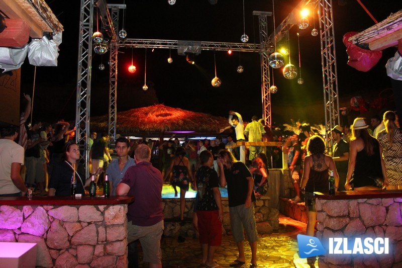 Gramophonedzie jači i od kiše! Club Santos, Rab