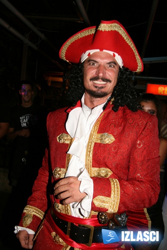 Vratija se Captain, u Makini je bija!