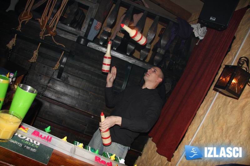 Subotnji izlazak u Pirate pub