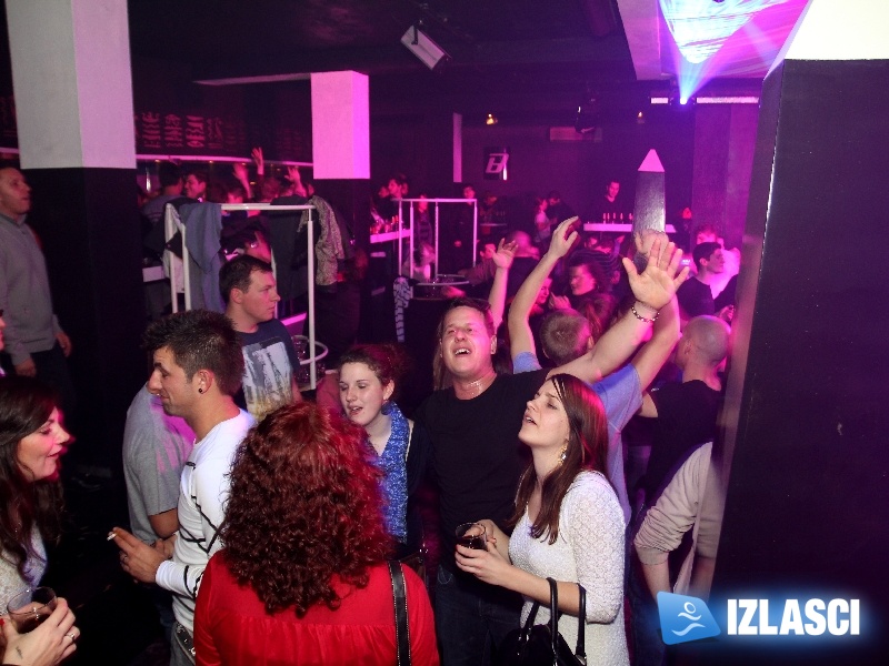 Rasplesana ekipa uz Koktelse u Babilon Clubu @ Vranja
