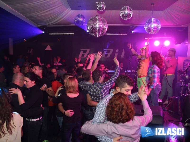 Rasplesana ekipa uz Koktelse u Babilon Clubu @ Vranja