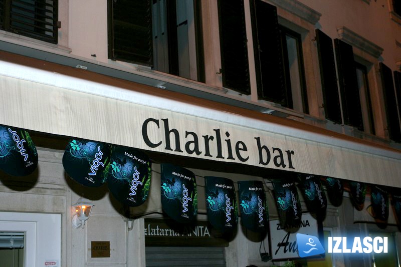 Nasmijane djevojke napunile Charlie, a tko je zvao Vigora? Nasmijane djevojke napunile Charlie, a tko je zvao Vigora?