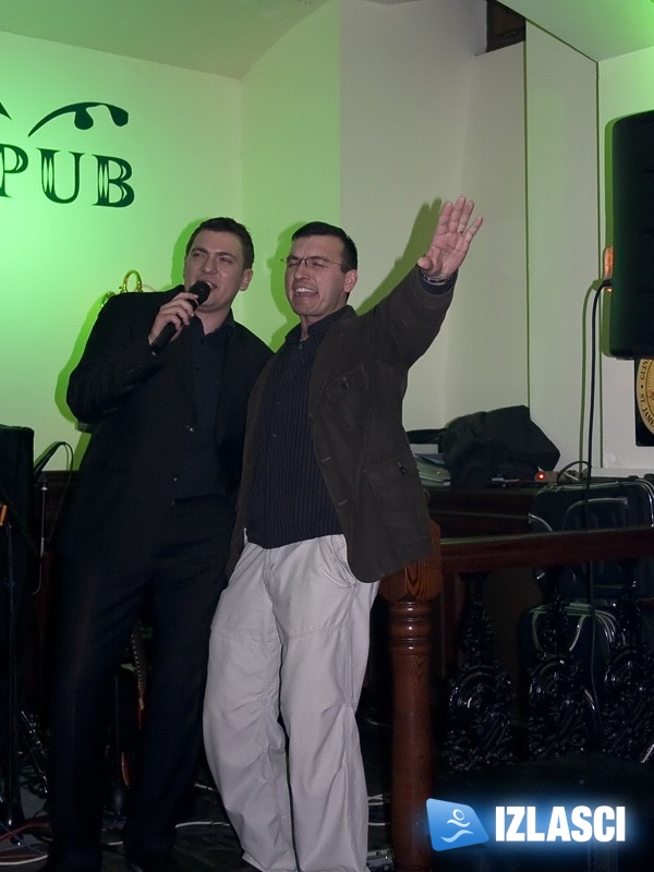 Karaoke uz cajke i rock