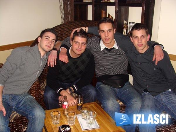 Izlazak u Maat bar