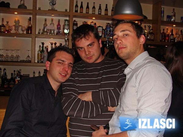 Izlazak u Maat bar