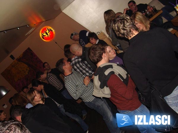 Izlazak u Maat bar