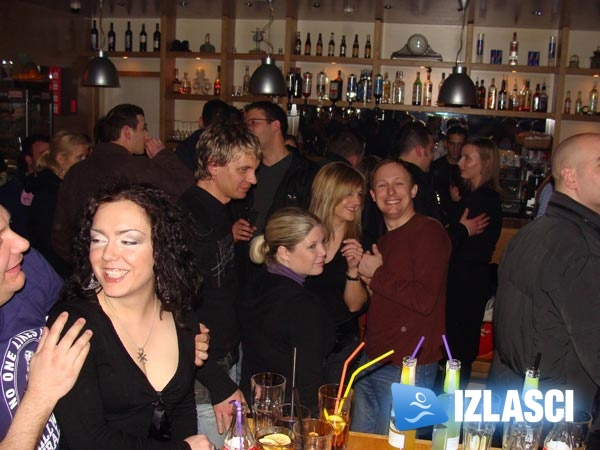 Izlazak u Maat bar